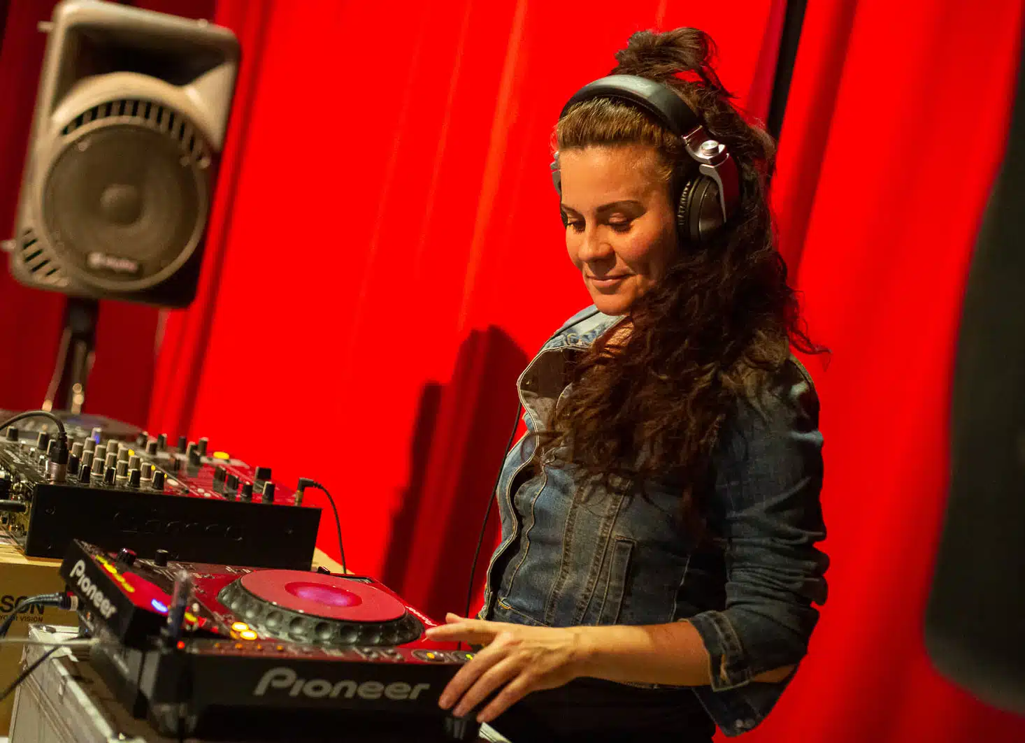 DJ Lucie Loona