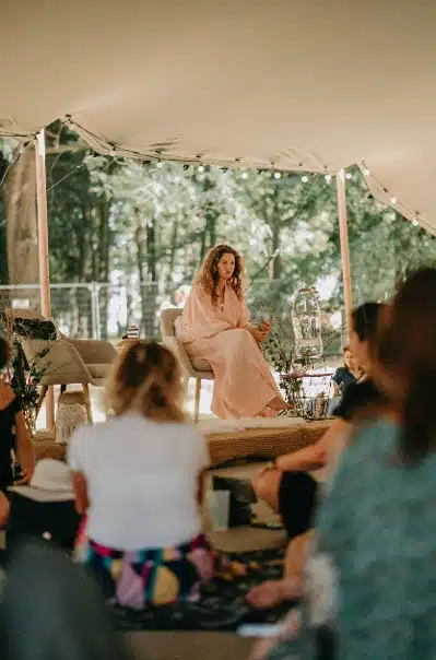 Anahata Healing Festival Anna Vašinová Ze srdce do srdce Active meditation - Back to your power